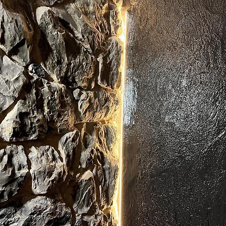 Doormat#13 Black Mirror Thessaloniki Exterior foto